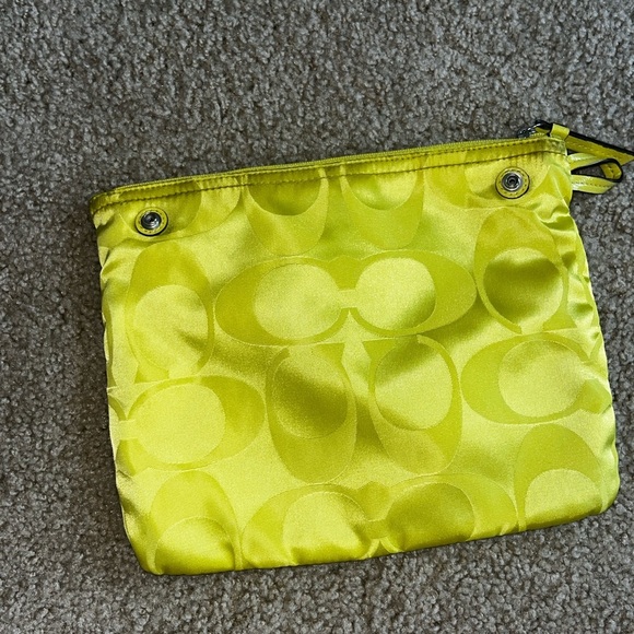 Coach Clutch - Picture 4 of 4